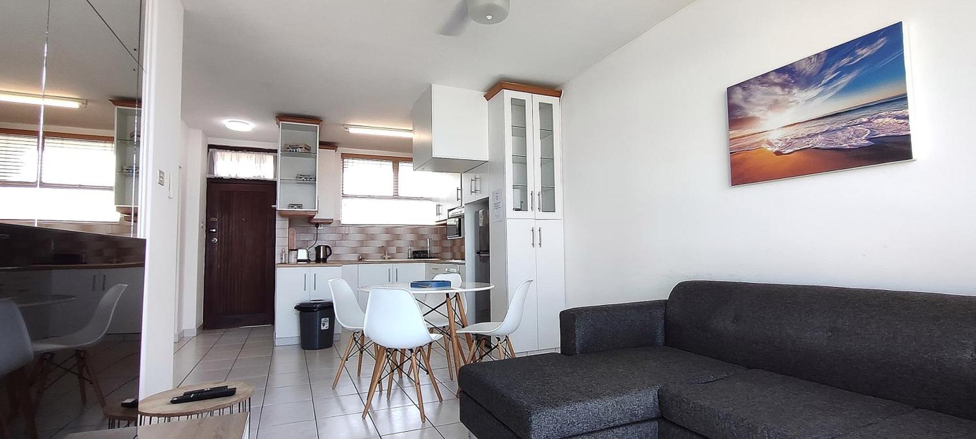 La 803 Apartment *